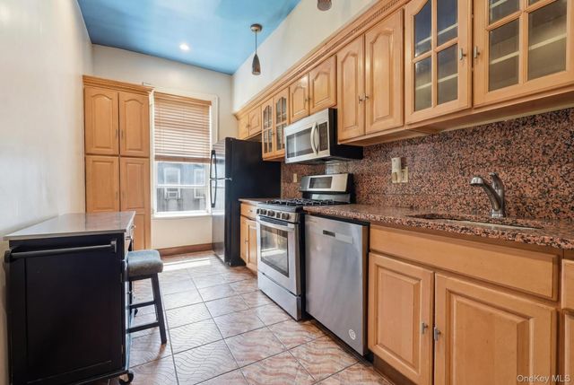 1086 Blake Avenue, Brooklyn, NY 11208