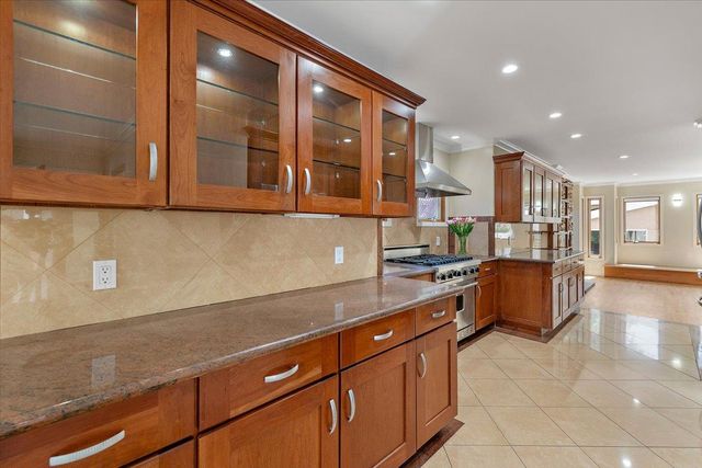 148 Kingsley Avenue, Palo Alto, CA 94301