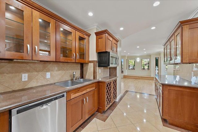 148 Kingsley Avenue, Palo Alto, CA 94301