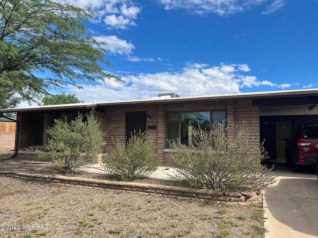 1504 S Shannon Road, Tucson, AZ 85713