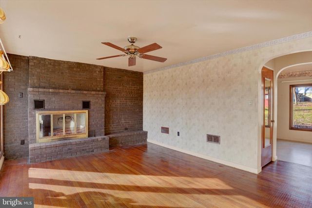 5924 DEVONSHIRE HEIGHTS RD, Harrisburg, PA 17112