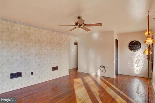 5924 DEVONSHIRE HEIGHTS RD, Harrisburg, PA 17112