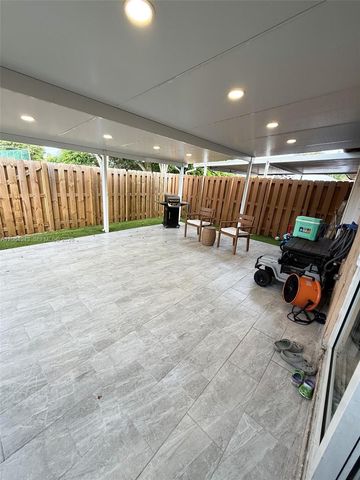 19231 NW 67th Place, Hialeah, FL 33015