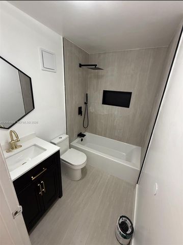 19231 NW 67th Place, Hialeah, FL 33015