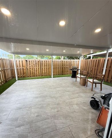 19231 NW 67th Place, Hialeah, FL 33015