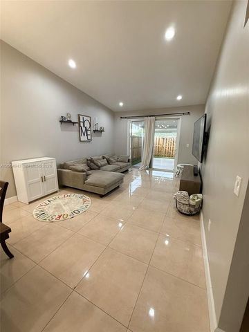 19231 NW 67th Place, Hialeah, FL 33015