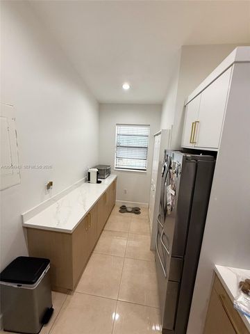 19231 NW 67th Place, Hialeah, FL 33015