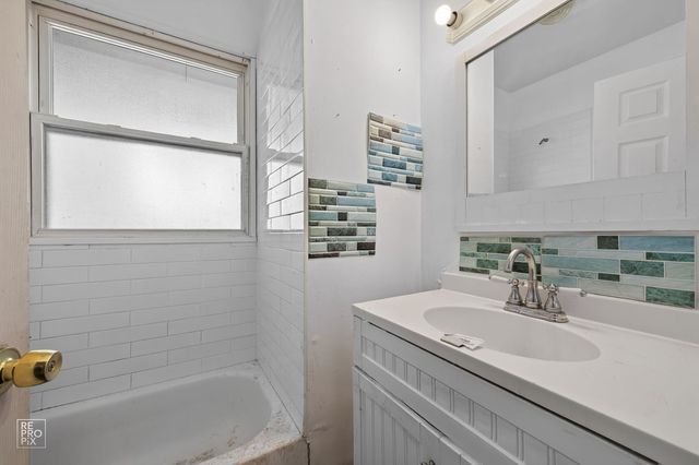 8234 S Kimbark Avenue, Chicago, IL 60619