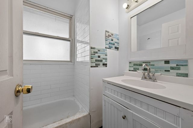 8234 S Kimbark Avenue, Chicago, IL 60619