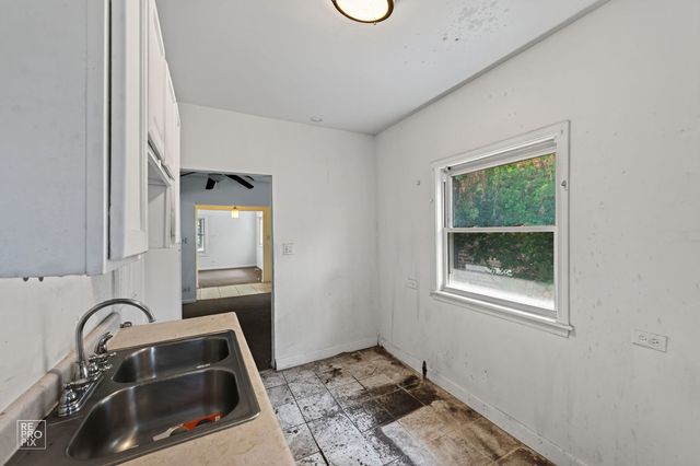 8234 S Kimbark Avenue, Chicago, IL 60619