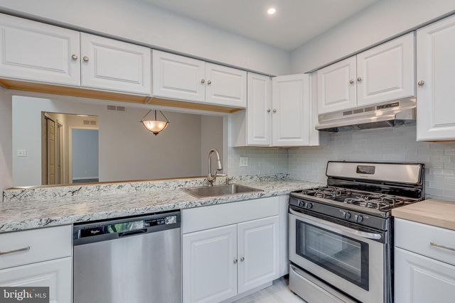 1804B DENHAM CT, Mount Laurel, NJ 08054