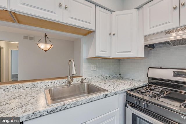 1804B DENHAM CT, Mount Laurel, NJ 08054