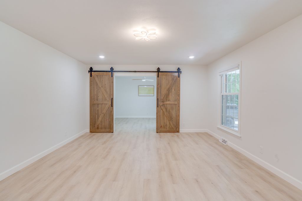 Image 11 of property listing at 19 Wildwood Drive, Mt Vernon, IL 62864