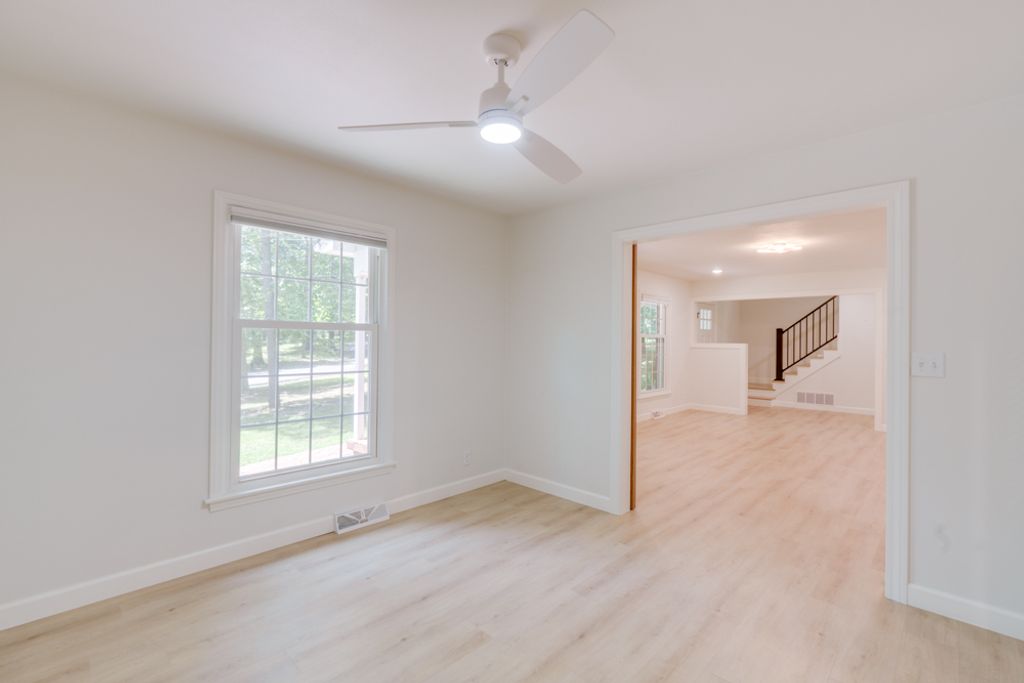 Image 13 of property listing at 19 Wildwood Drive, Mt Vernon, IL 62864