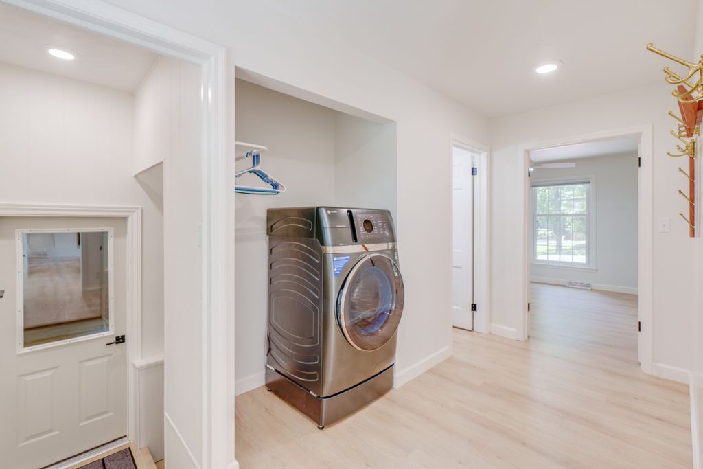 Image 16 of property listing at 19 Wildwood Drive, Mt Vernon, IL 62864