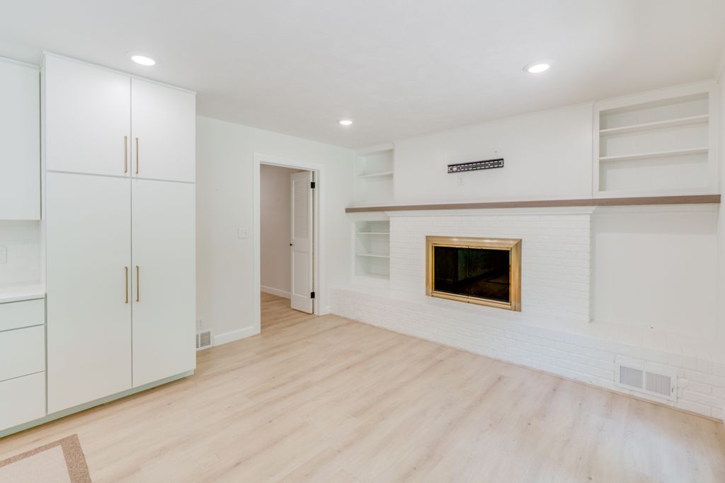 Image 27 of property listing at 19 Wildwood Drive, Mt Vernon, IL 62864