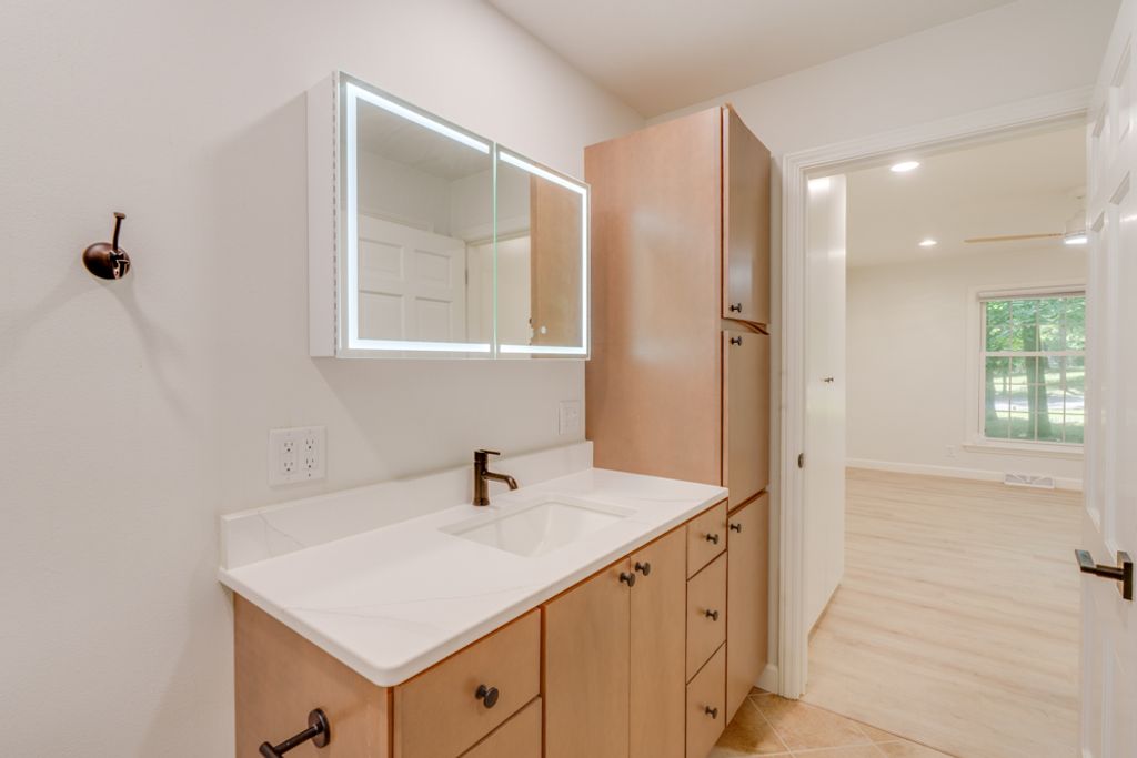 Image 33 of property listing at 19 Wildwood Drive, Mt Vernon, IL 62864