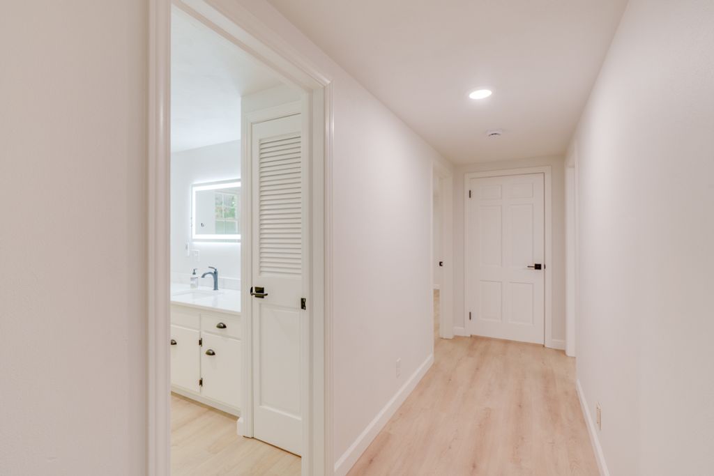 Image 36 of property listing at 19 Wildwood Drive, Mt Vernon, IL 62864