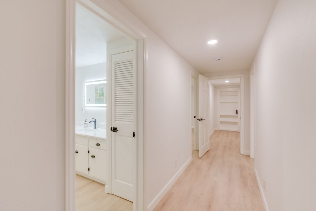 Image 37 of property listing at 19 Wildwood Drive, Mt Vernon, IL 62864