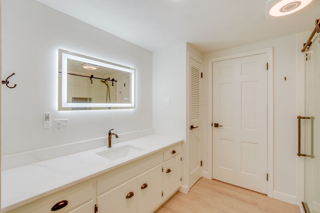Image 39 of property listing at 19 Wildwood Drive, Mt Vernon, IL 62864
