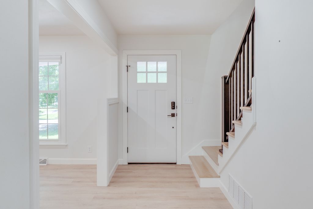 Image 5 of property listing at 19 Wildwood Drive, Mt Vernon, IL 62864