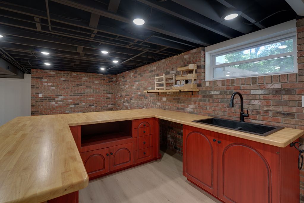 Image 54 of property listing at 19 Wildwood Drive, Mt Vernon, IL 62864