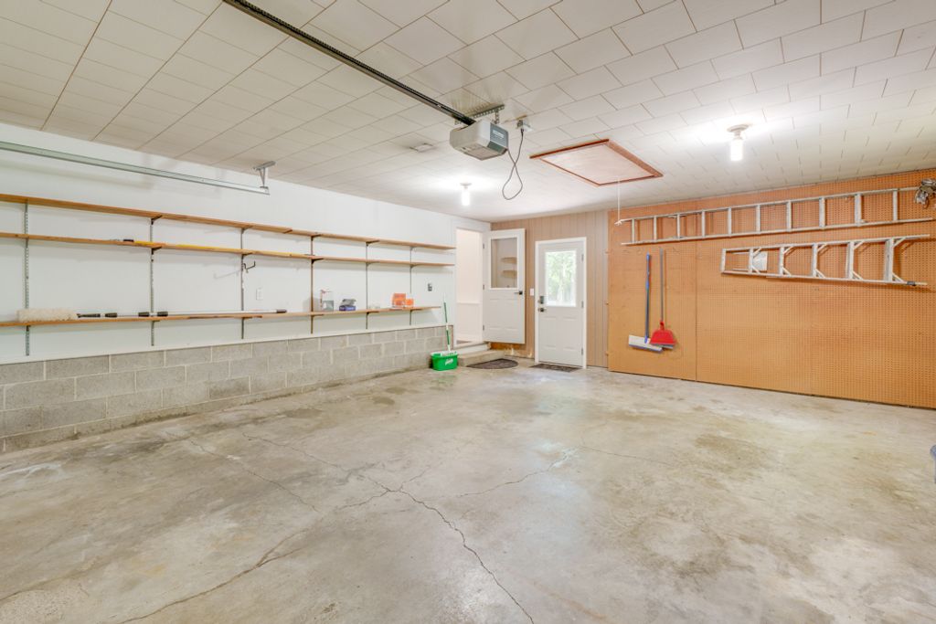 Image 59 of property listing at 19 Wildwood Drive, Mt Vernon, IL 62864