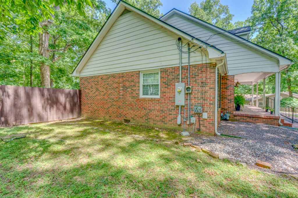 Image 63 of property listing at 19 Wildwood Drive, Mt Vernon, IL 62864
