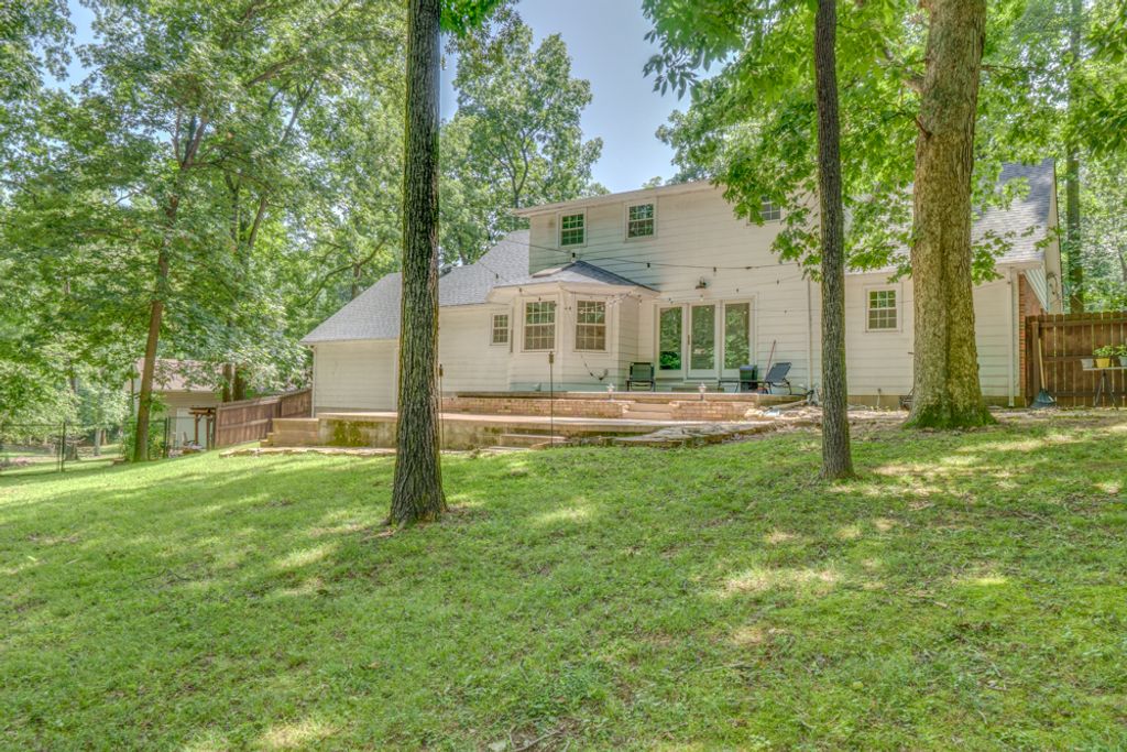 Image 67 of property listing at 19 Wildwood Drive, Mt Vernon, IL 62864