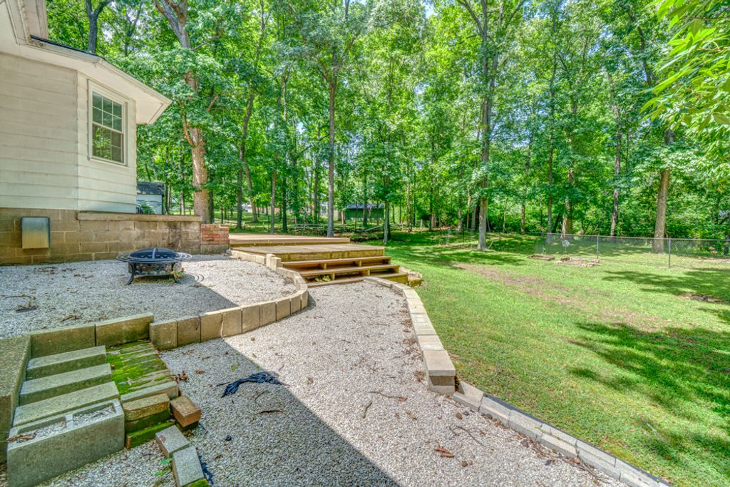 Image 70 of property listing at 19 Wildwood Drive, Mt Vernon, IL 62864