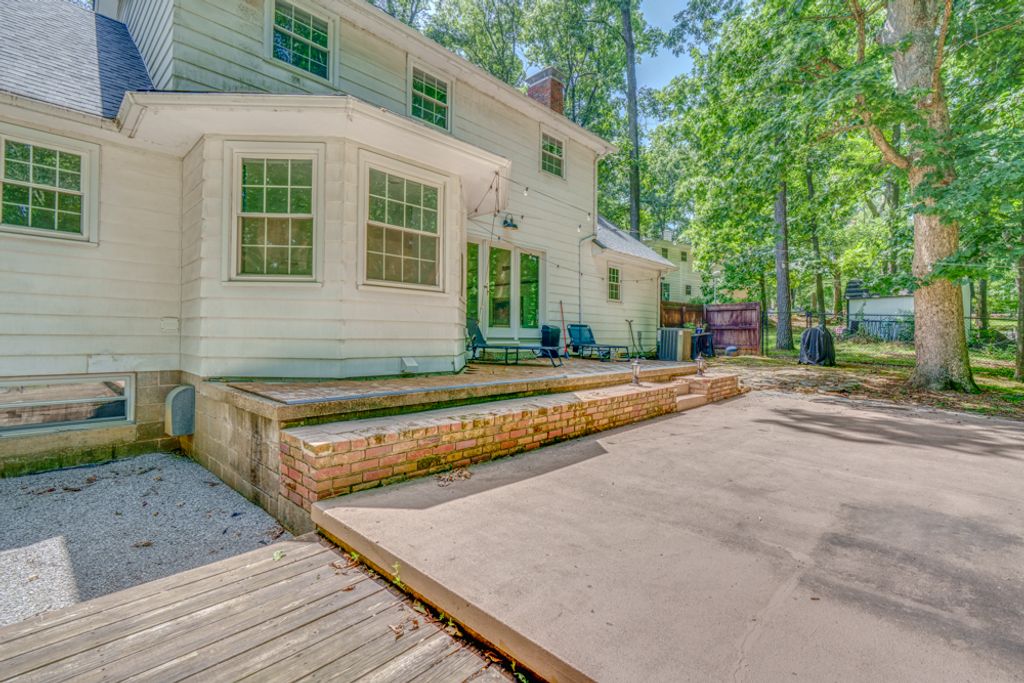 Image 71 of property listing at 19 Wildwood Drive, Mt Vernon, IL 62864
