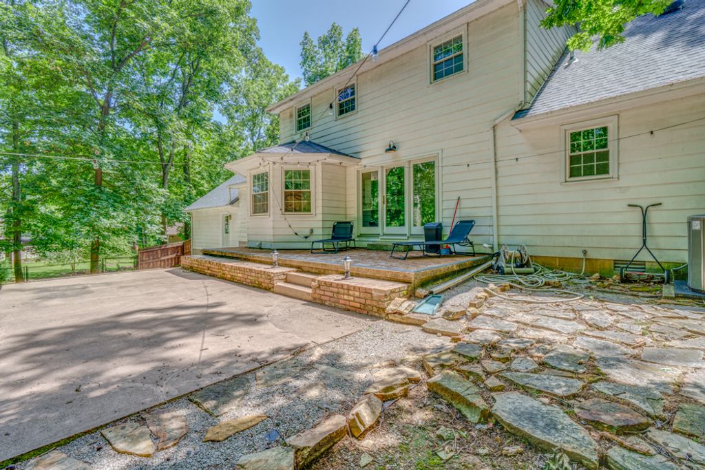 Image 72 of property listing at 19 Wildwood Drive, Mt Vernon, IL 62864