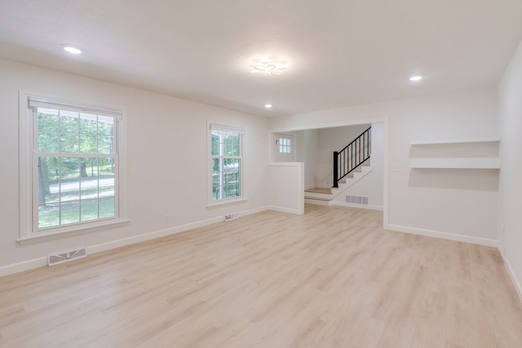 Image 10 of property listing at 19 Wildwood Drive, Mt Vernon, IL 62864