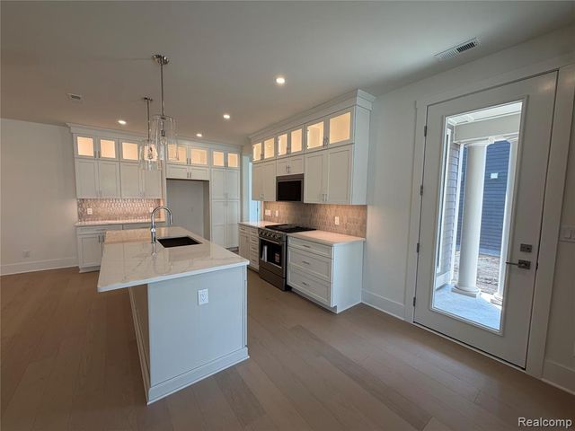 407 S Center Street 29, Northville, MI 48167