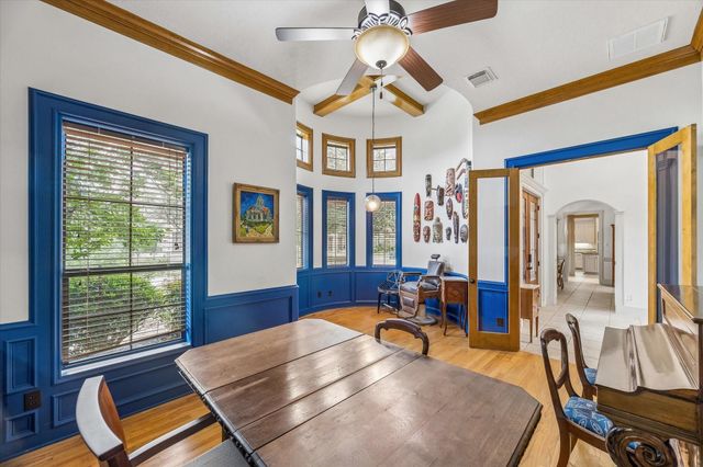 70 Shadow Creek Ridge Drive, Spring, TX 77389