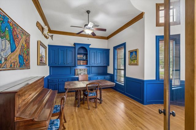 70 Shadow Creek Ridge Drive, Spring, TX 77389