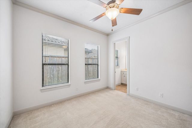 70 Shadow Creek Ridge Drive, Spring, TX 77389