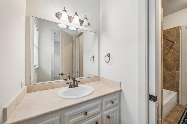 70 Shadow Creek Ridge Drive, Spring, TX 77389