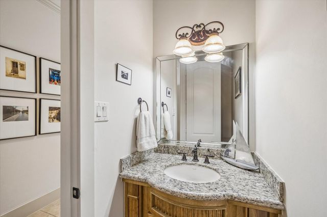 70 Shadow Creek Ridge Drive, Spring, TX 77389