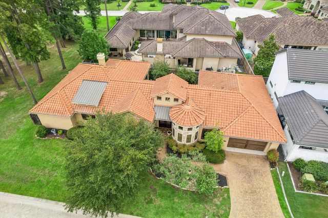 70 Shadow Creek Ridge Drive, Spring, TX 77389