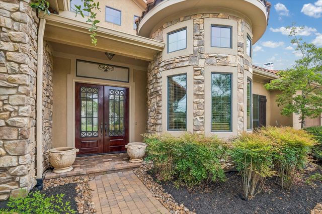 70 Shadow Creek Ridge Drive, Spring, TX 77389