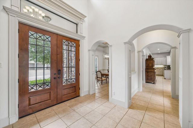 70 Shadow Creek Ridge Drive, Spring, TX 77389