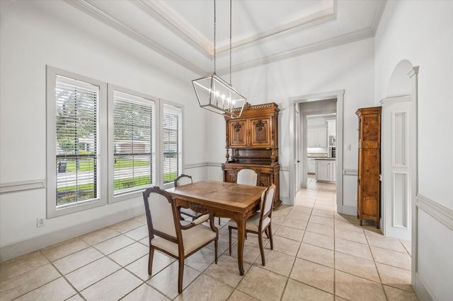 70 Shadow Creek Ridge Drive, Spring, TX 77389