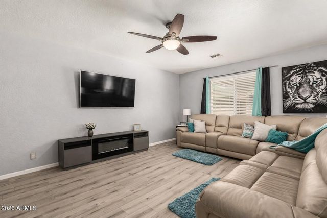 1917 W BURGESS Lane, Phoenix, AZ 85041