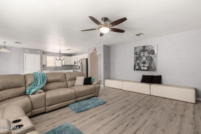 1917 W BURGESS Lane, Phoenix, AZ 85041