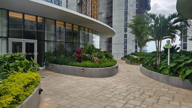 700 NE 24 Street 4005, Miami, FL 33137