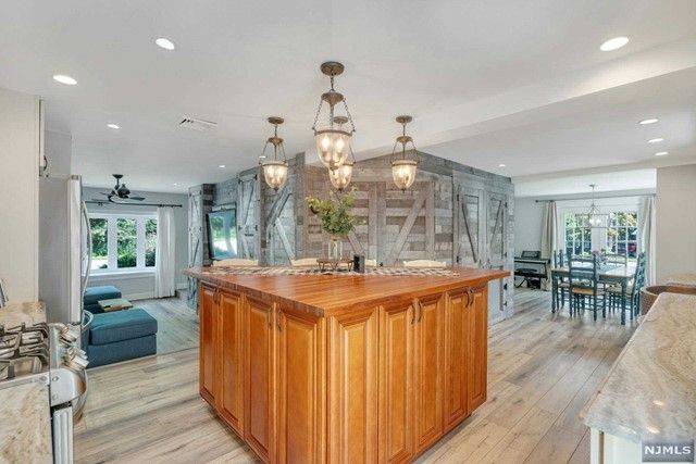 74 West Saddle River Road, Waldwick, NJ 07463
