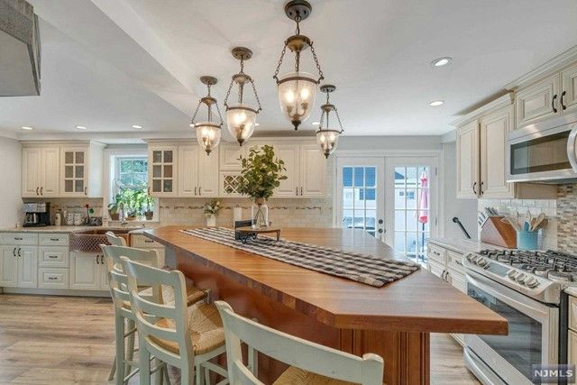74 West Saddle River Road, Waldwick, NJ 07463
