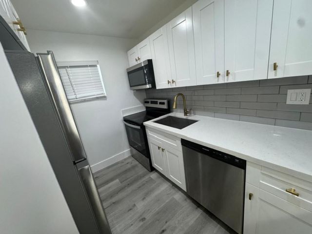 5525 SW 41st Street 305, Pembroke Park, FL 33023