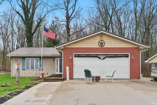 6907 E South Barbee Drive, Pierceton, IN 46562
